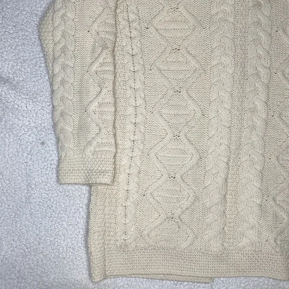 Inis Craft Merino Wool Cable Knit Cardigan: Size Medium - Picture 9 of 11